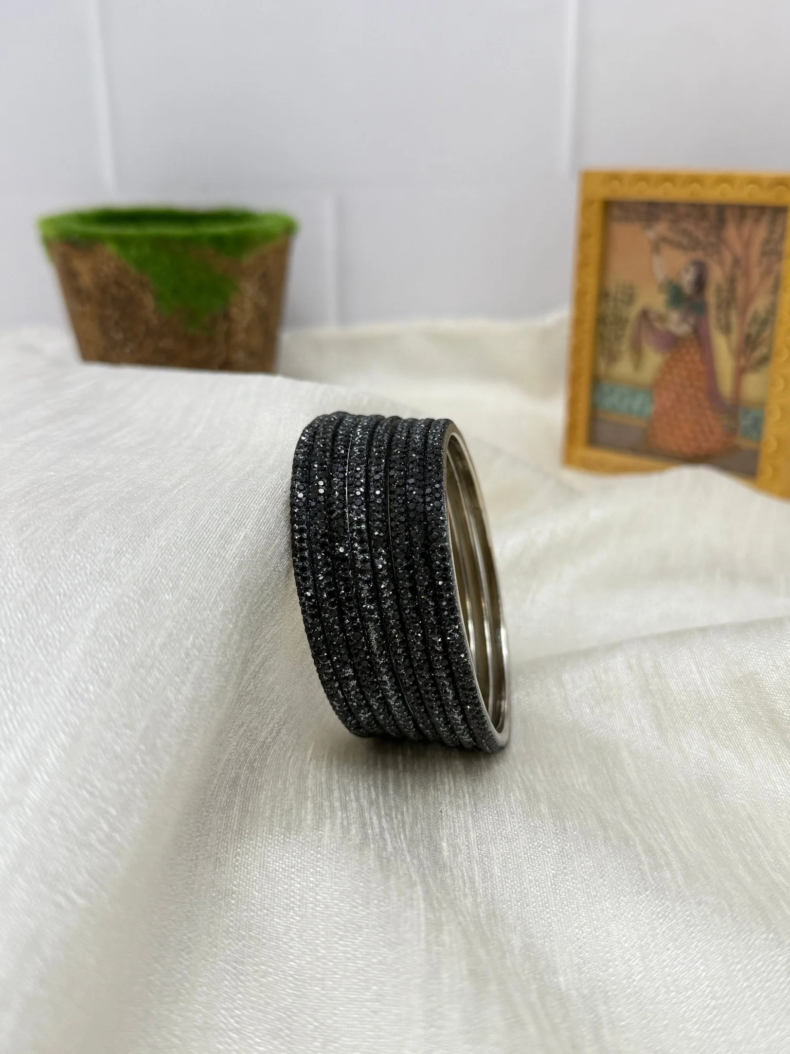 Luxurious Metal Bangle Design 005 (24 Colours) - Image 3